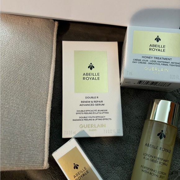 Guerlain White and Gold Serum & Face Oil - Picture 4 of 7